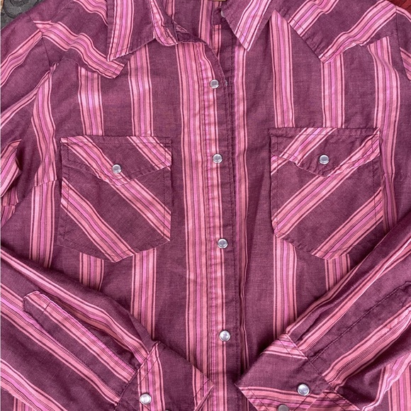 Wrangler Western Style Pearl Snap Striped Button-Up Shirt Women's Size Medium. - Picture 2 of 10